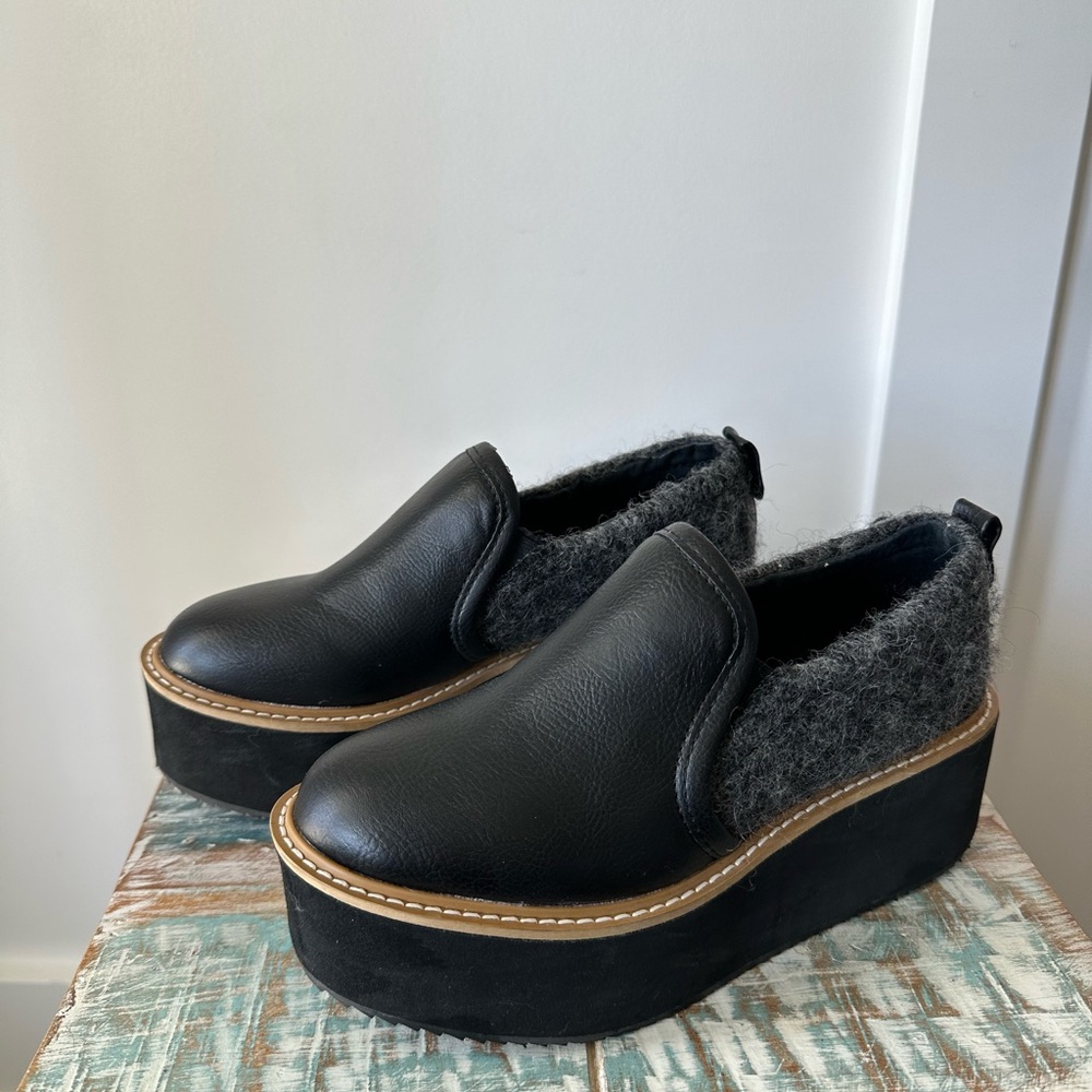 Made in Italy - Black Platform Slip-On Shoes - Size 6